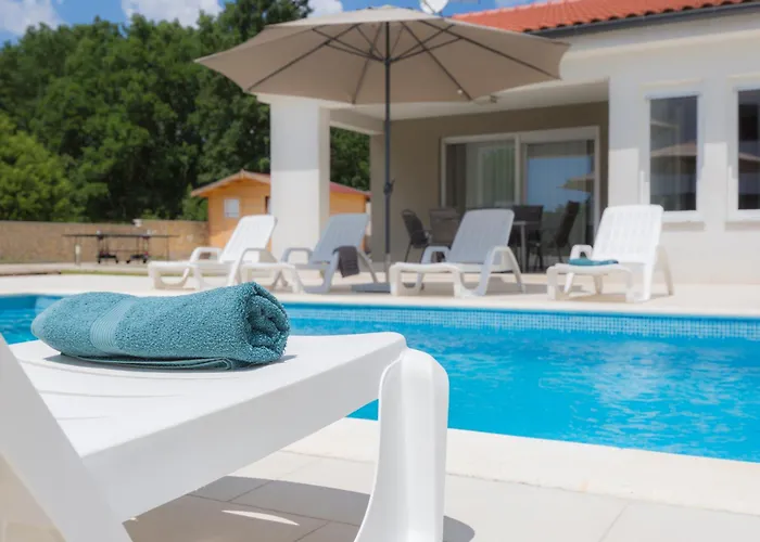 Villa Nikol